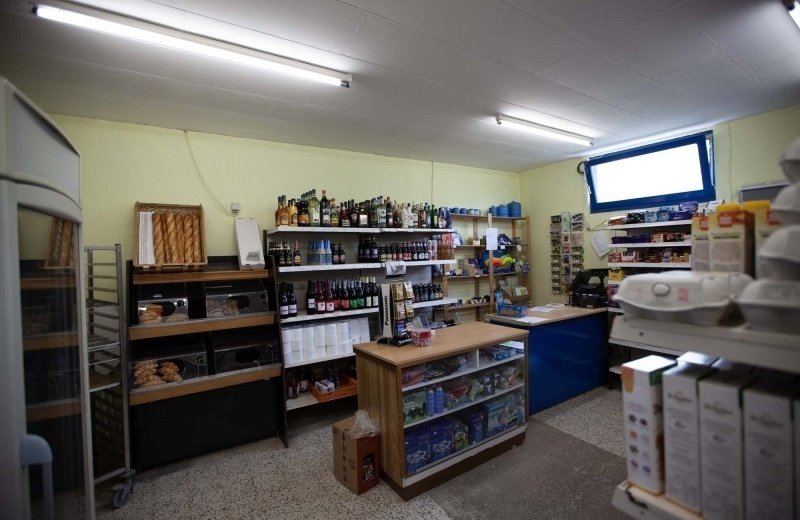 Camping met supermarkt