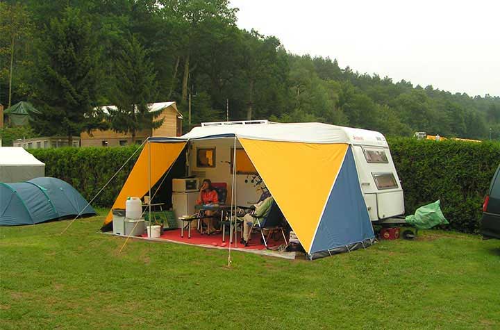 Kampeerplaats in de Belgische Ardennen op camping Polleur